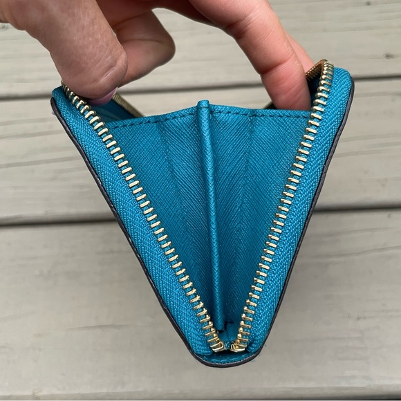 Michael Kors Blue Saffiano Leather Jet Set Zip Around Wallet - Picture 12 of 15